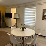 Apartament Peaceful With Patio *