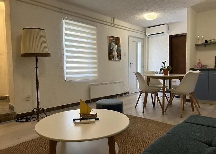 Peaceful With Patio *